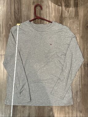 Tommy Hilfiger Light Gray Long-Sleeve Crewneck Shirt